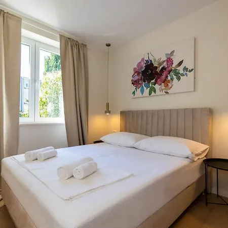 Delux Apartment+free Parking Apartmán